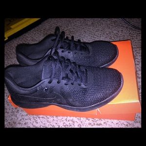 2018 Women's NIKES size 9 w/box.